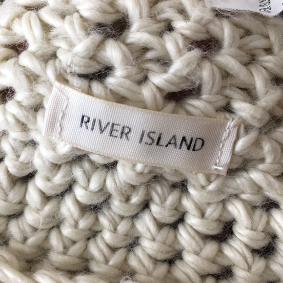 River Island Chunky Beany Pom Pom Hat Fall Winter - Picture 8 of 11